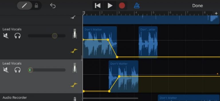 How to Crossfade in GarageBand Mac or iPhone (Steps)